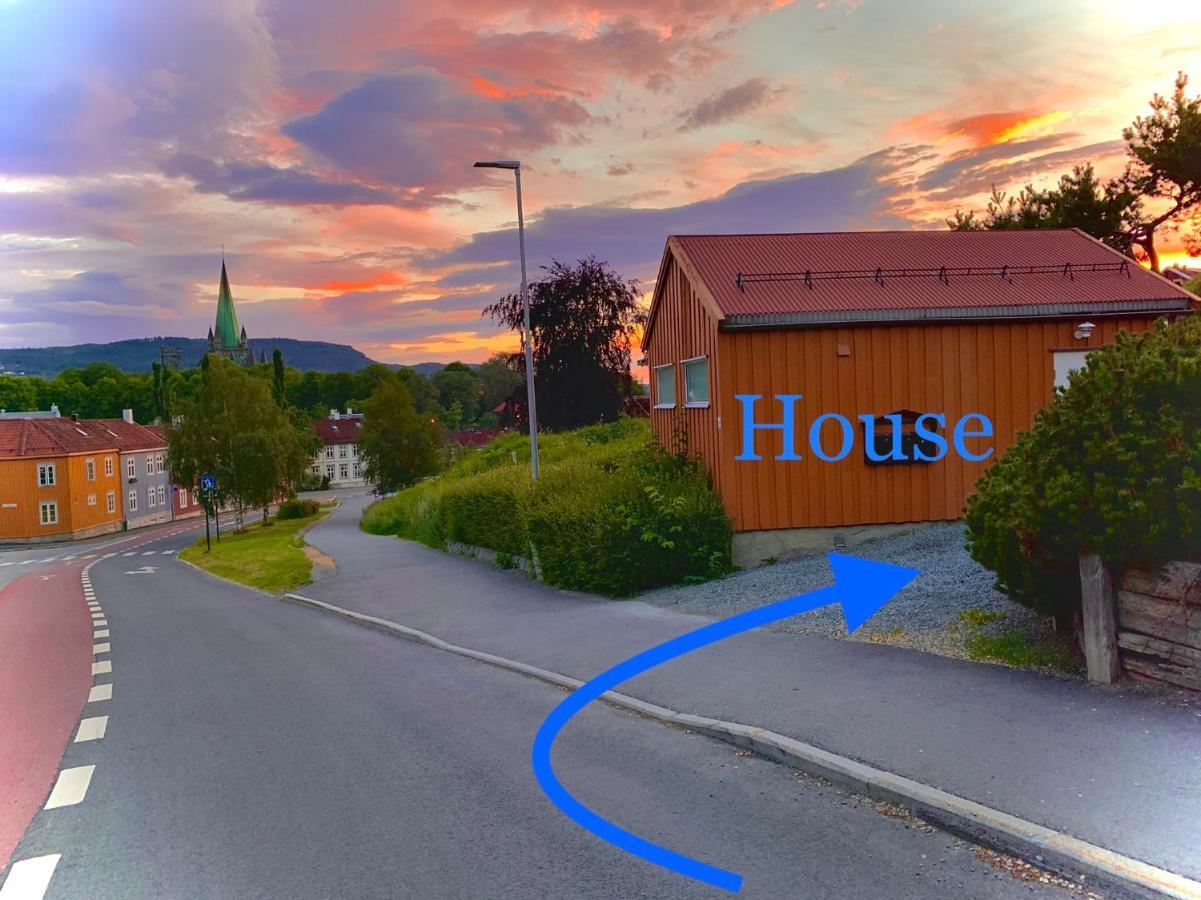 Private House-Terrace-Garden -Parking-Wifi-Smarttv Villa Trondheim Kültér fotó